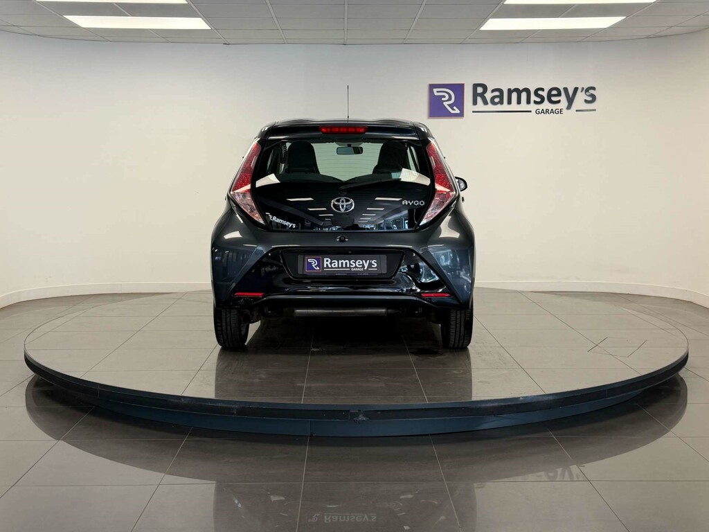 Toyota Aygo X Vvt-i X-play Grey #6