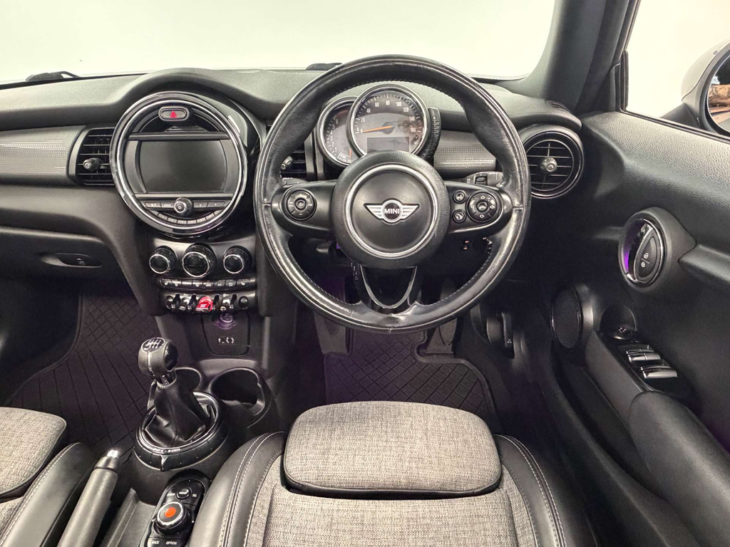 Mini Convertible Cooper #2