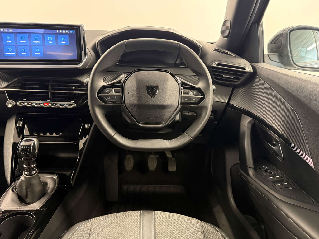 Peugeot 2008 Allure Puretech Ss  #2