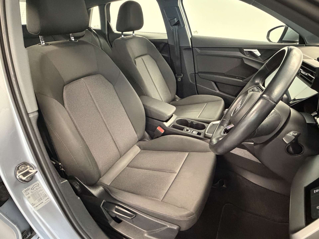 Audi A3 Sportback 30 Tfsi Technik Silver #3