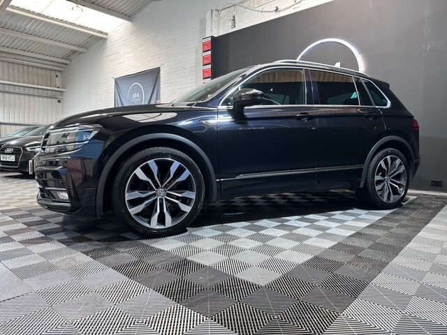 Volkswagen Tiguan 1.5 Tsi Evo R-line Tech Suv Dsg Euro 6 Black #4