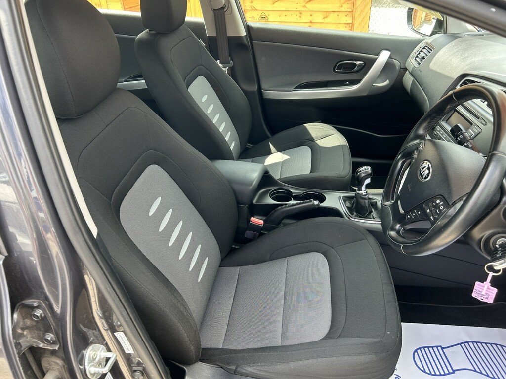 Kia Ceed Hatchback 1.6 Crdi Ecodynamics 2 2014 PE14XOF Silver #5