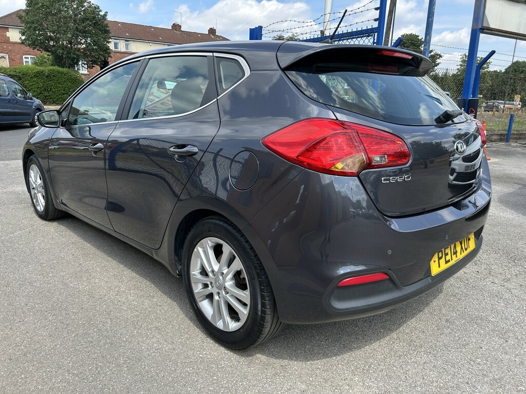 Kia Ceed Hatchback 1.6 Crdi Ecodynamics 2 2014 PE14XOF Silver #3