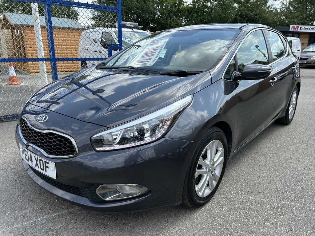 Kia Ceed Hatchback 1.6 Crdi Ecodynamics 2 2014 PE14XOF Silver #2