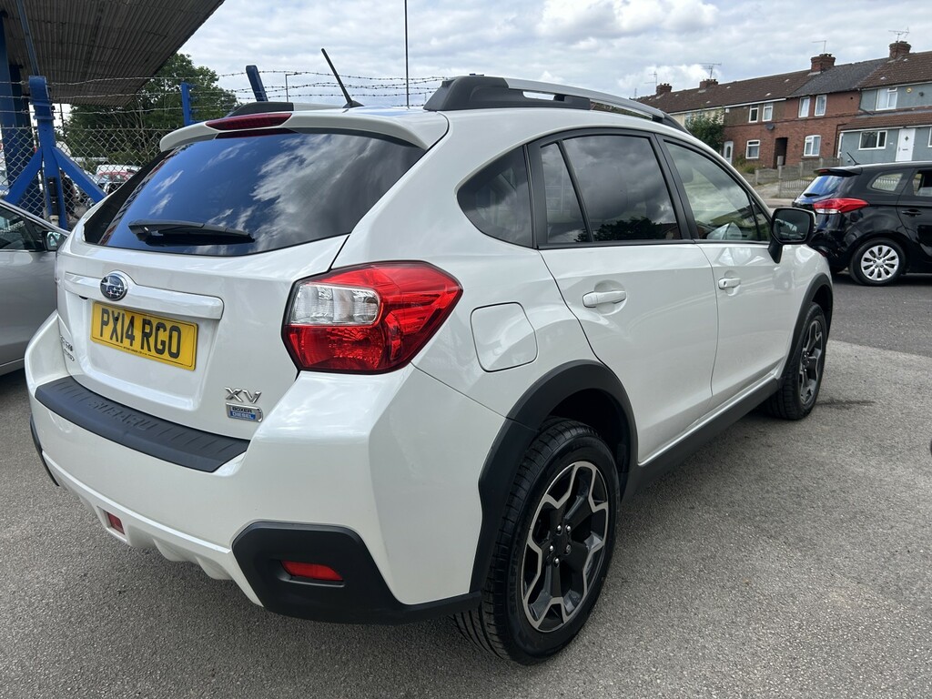 Subaru XV 2.0 D Se Symmetrical Awd White #4