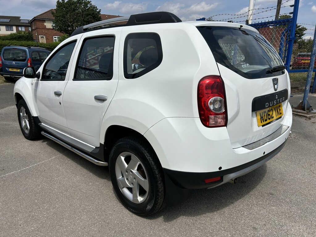 Dacia Duster 1.5 Dci Laureate 4X4 White #3