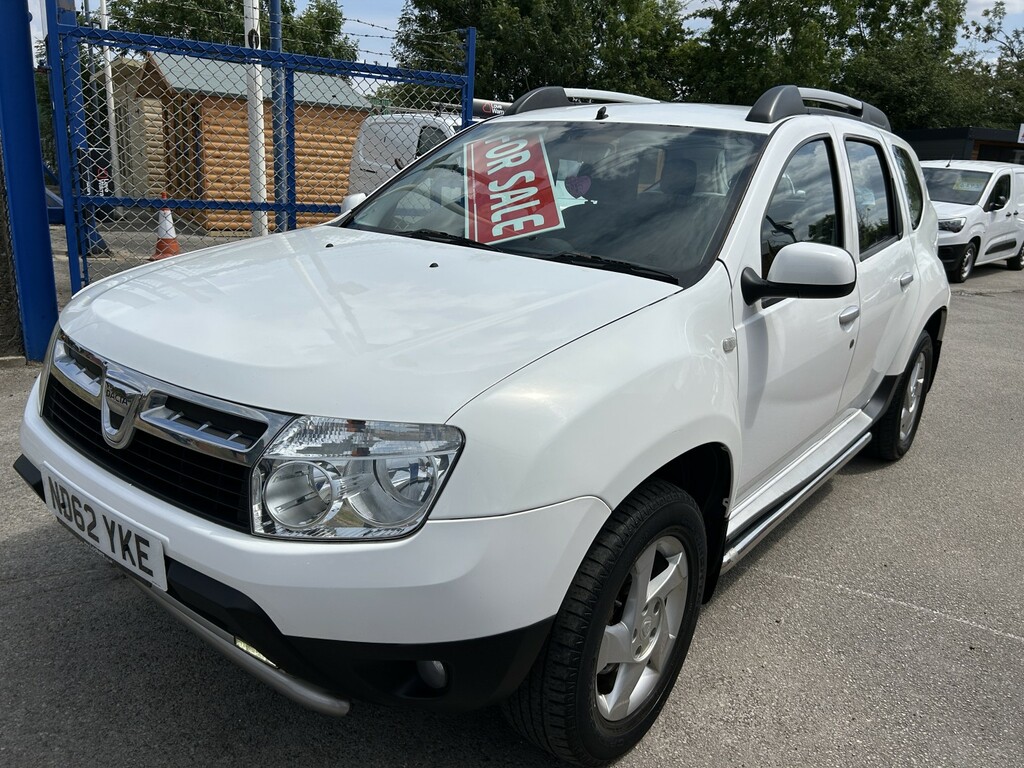 Dacia Duster 1.5 Dci Laureate 4X4 White #2