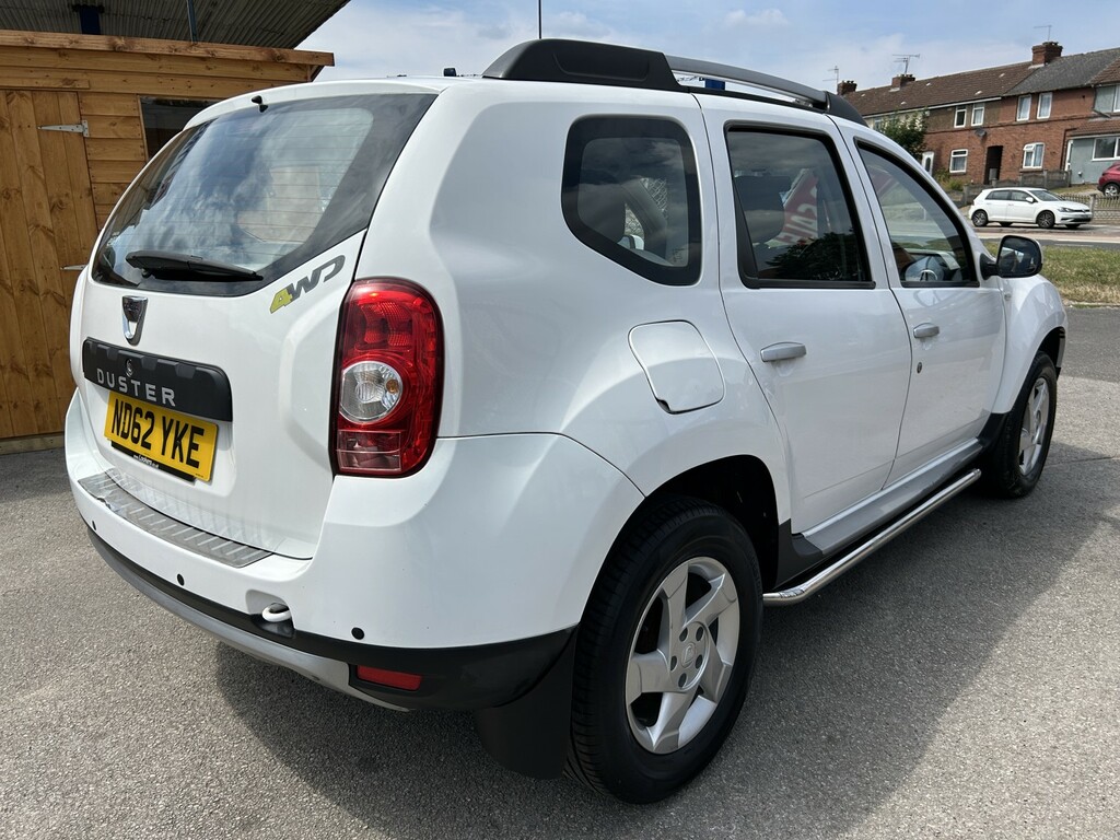 Dacia Duster 1.5 Dci Laureate 4X4 White #4