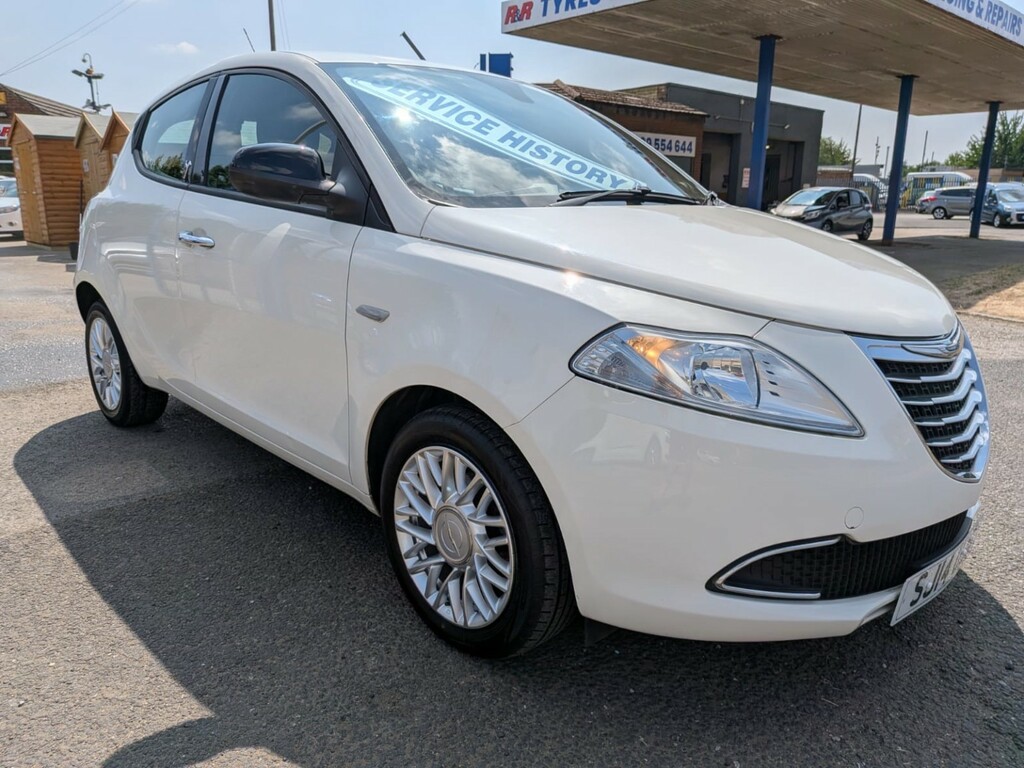 Chrysler Ypsilon Hatchback 1.2 Ypsilon 1.2 Se 2014 White