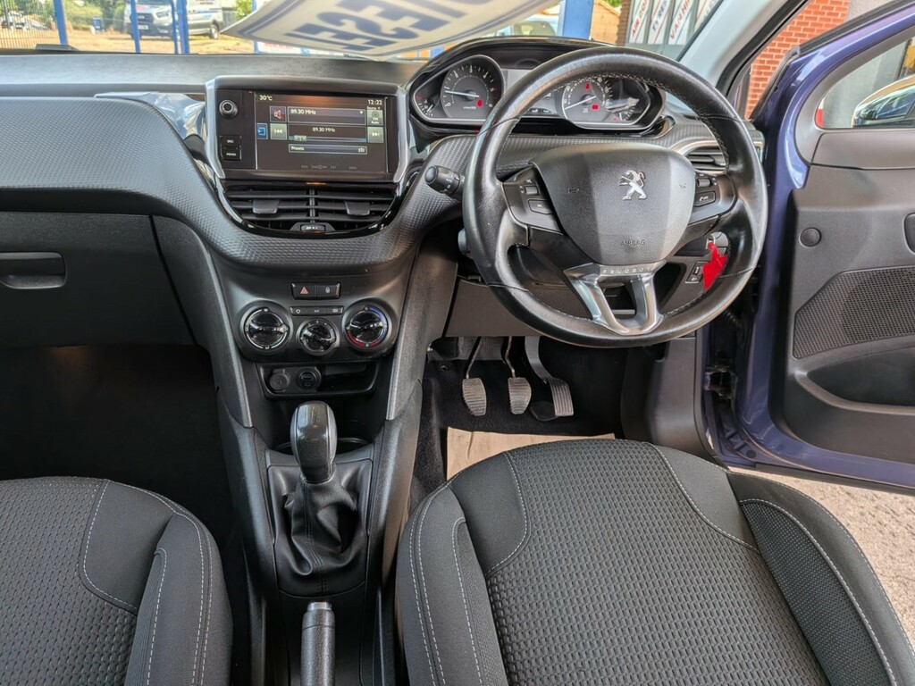 Peugeot 208 1.2 Active 82 White #13