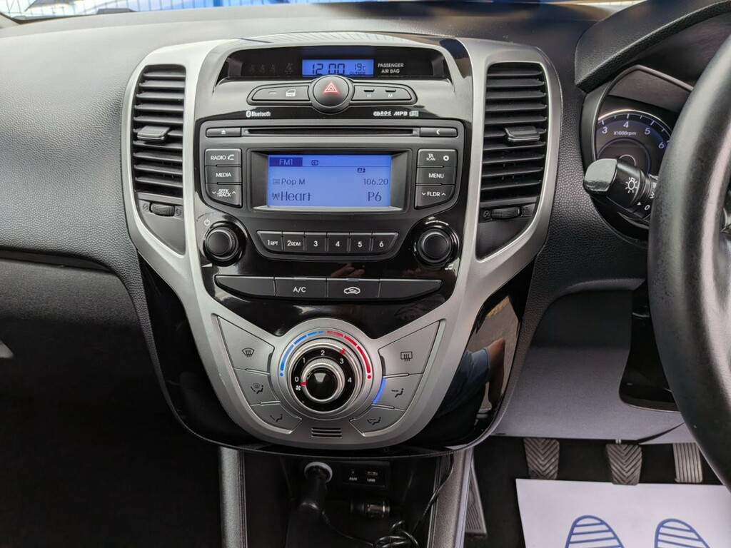 Hyundai Ix20 1.6 Crdi Blue Drive Se 2016 Silver #15