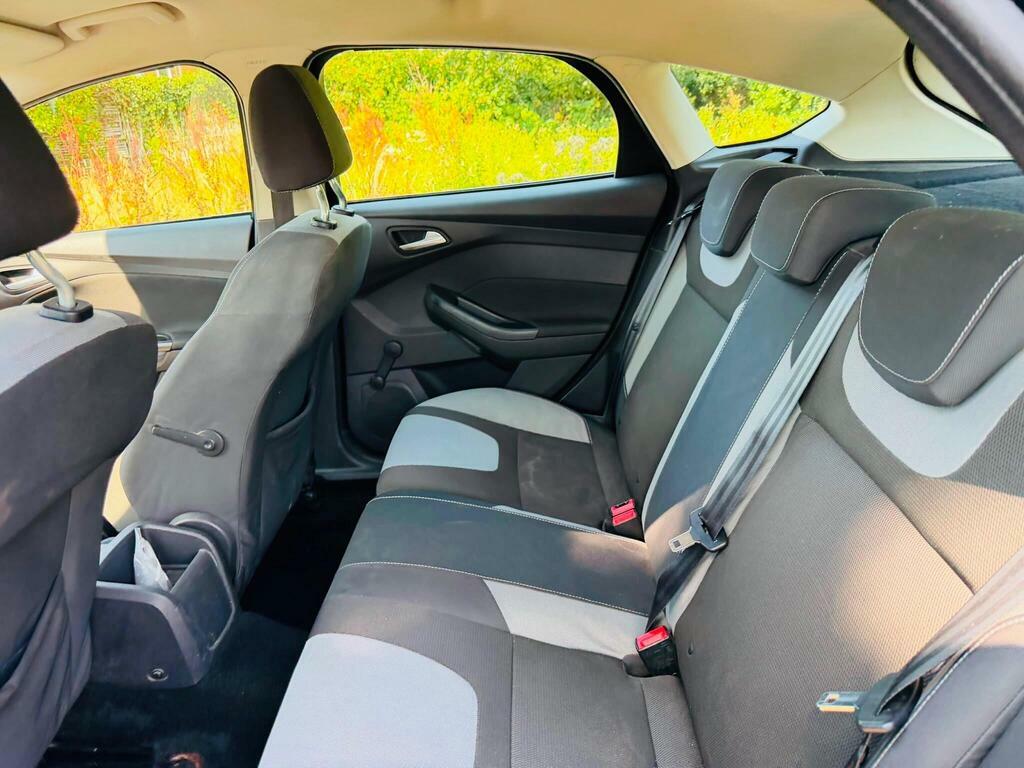 Ford Focus Estate 1.6 Tdci 115 Titanium X Estate Man, Grey #21
