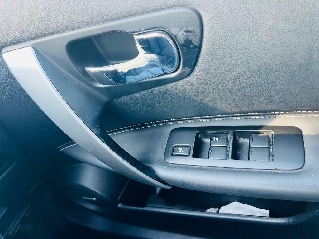 Nissan Qashqai N-tec Dci 5-Door Silver #45