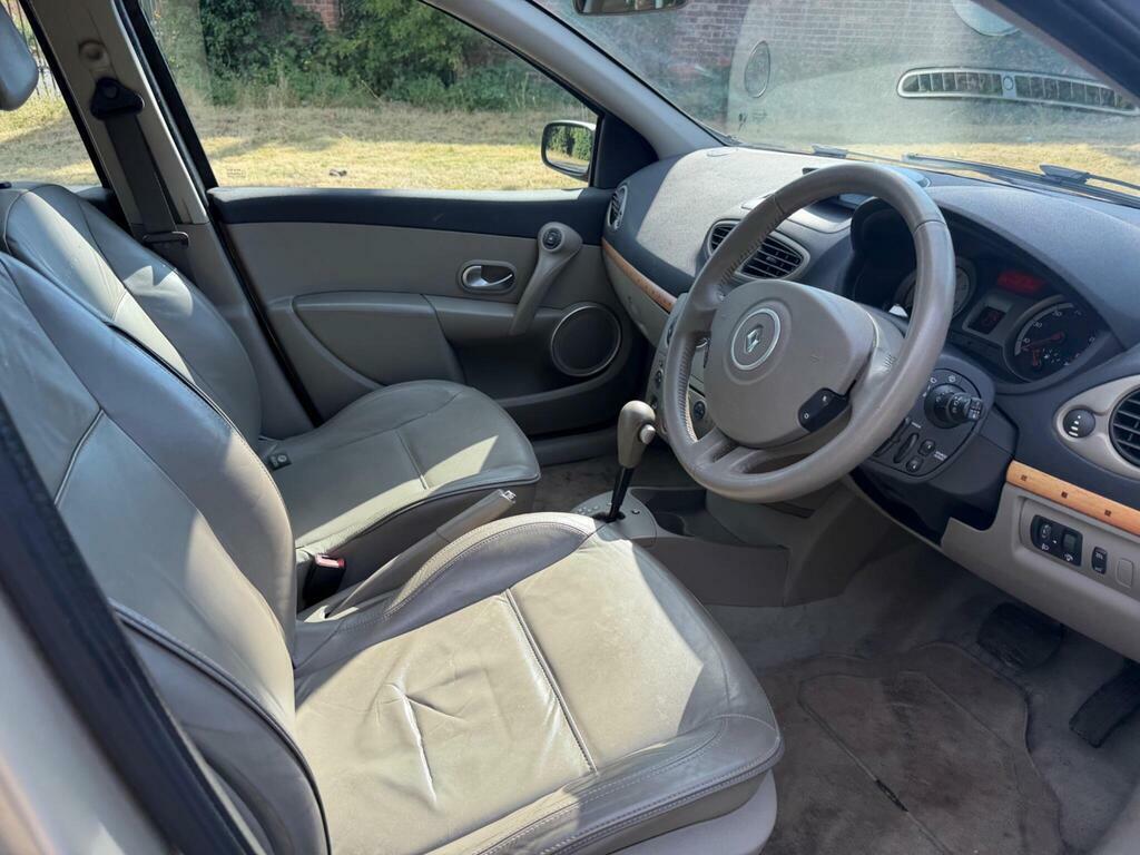 Renault Clio Clio Dynamique Dci 86 Silver #23
