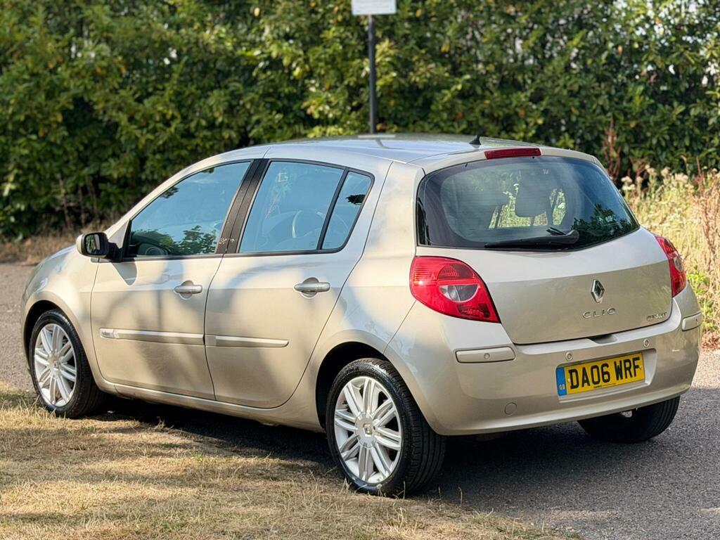 Renault Clio Clio Dynamique Dci 86 Silver #9