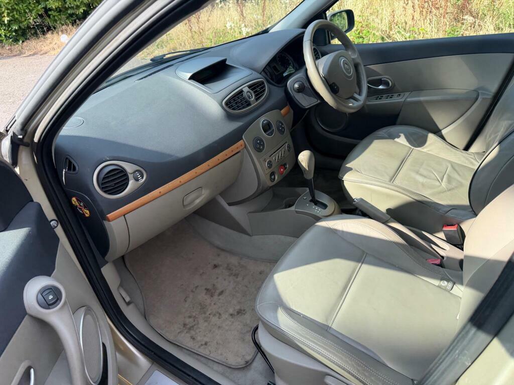 Renault Clio Clio Dynamique Dci 86 Silver #46