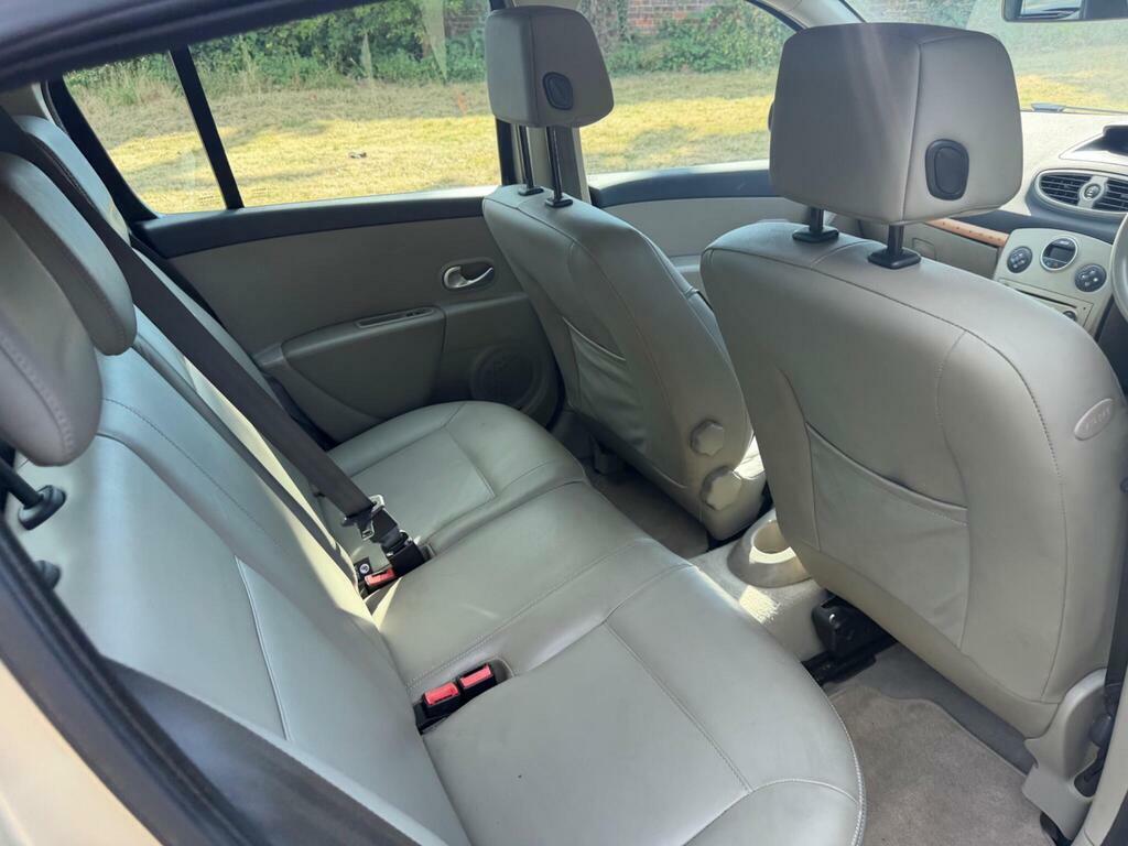 Renault Clio Clio Dynamique Dci 86 Silver #26