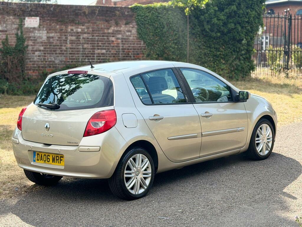 Renault Clio Clio Dynamique Dci 86 Silver #11