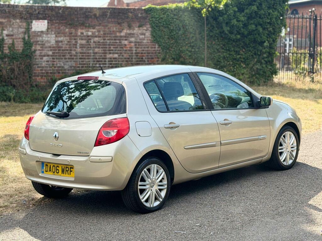 Renault Clio Clio Dynamique Dci 86 Silver #10