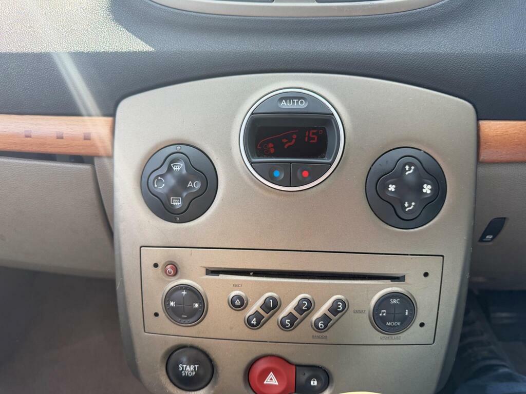 Renault Clio Clio Dynamique Dci 86 Silver #15