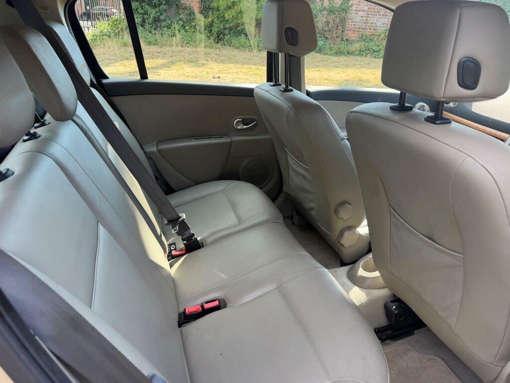 Renault Clio Clio Dynamique Dci 86 Silver #28