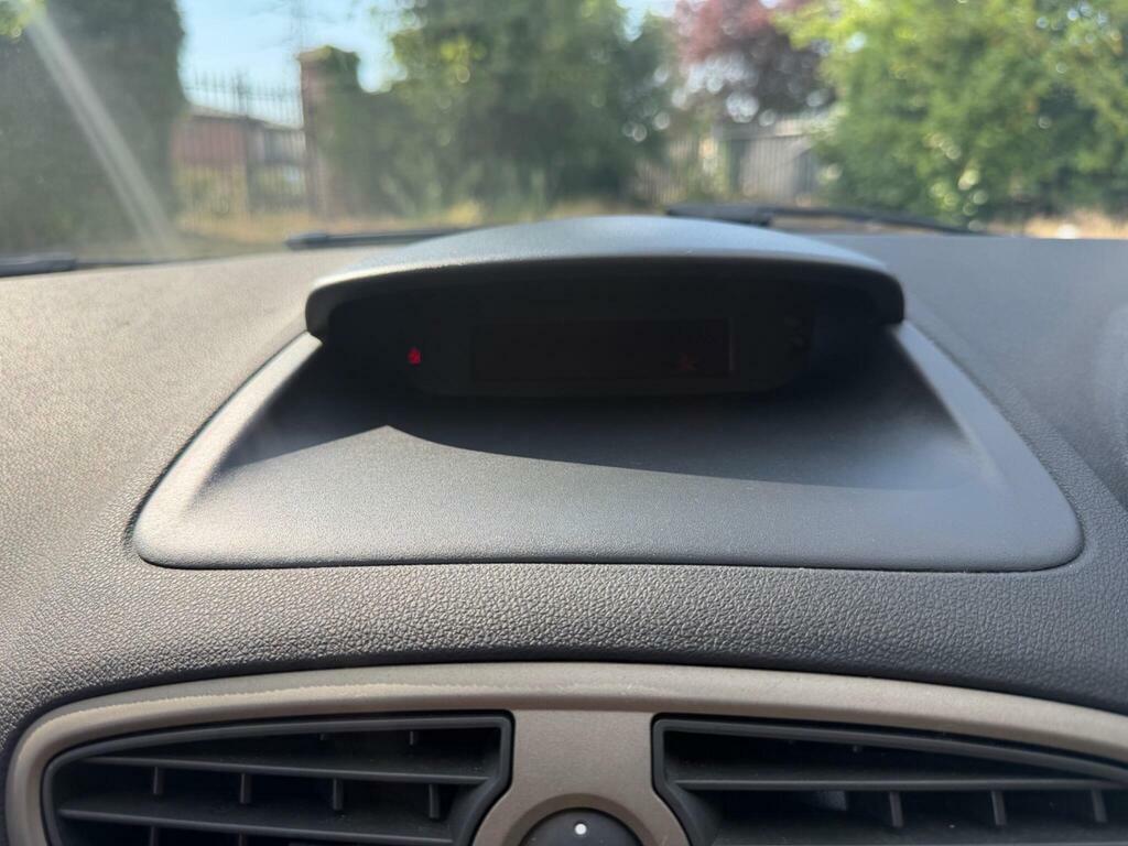 Renault Clio Clio Dynamique Dci 86 Silver #47