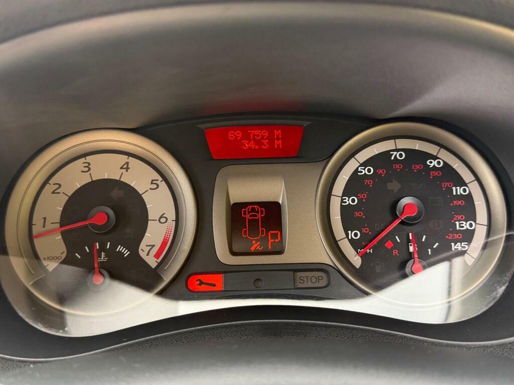 Renault Clio Clio Dynamique Dci 86 Silver #36