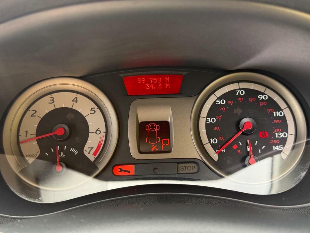 Renault Clio Clio Dynamique Dci 86 Silver #38
