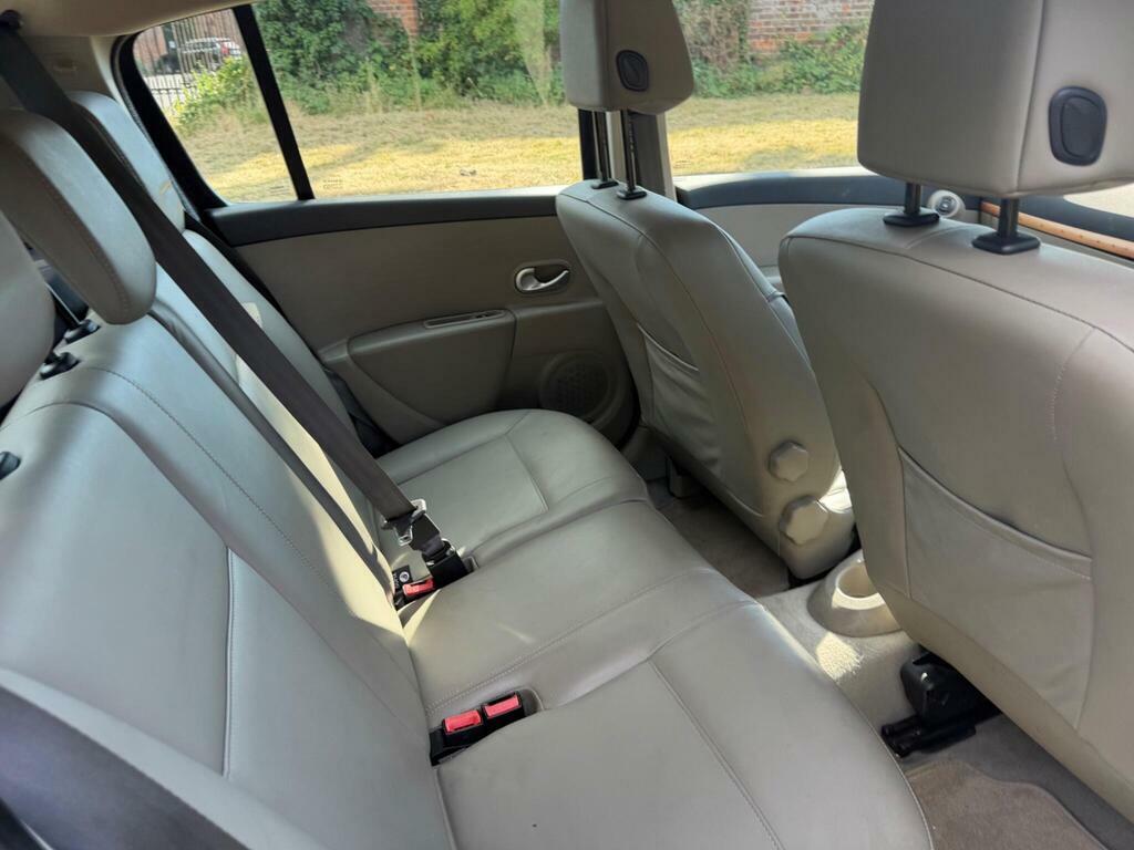 Renault Clio Clio Dynamique Dci 86 Silver #25