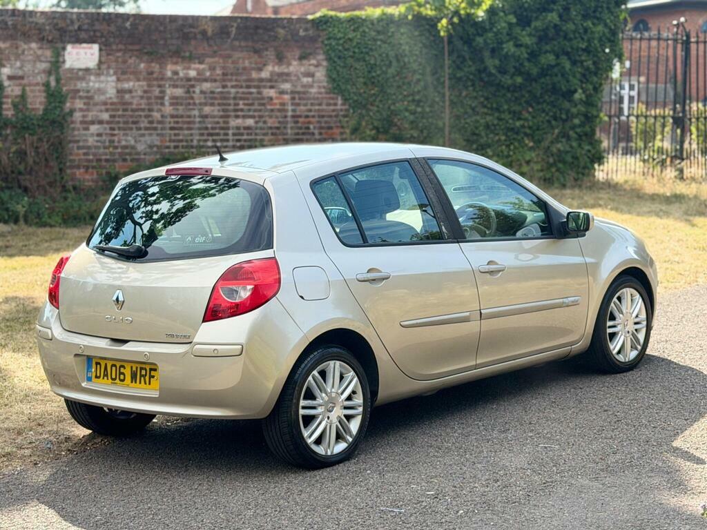 Renault Clio Clio Dynamique Dci 86 Silver #12