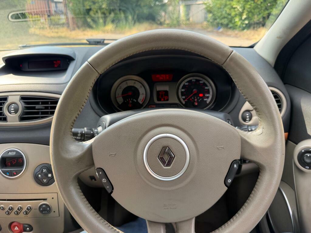 Renault Clio Clio Dynamique Dci 86 Silver #42