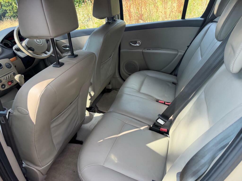 Renault Clio Clio Dynamique Dci 86 Silver #31