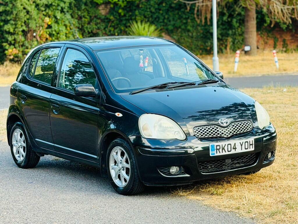 Toyota Yaris 1.3 Vvt-i T Spirit Black #3