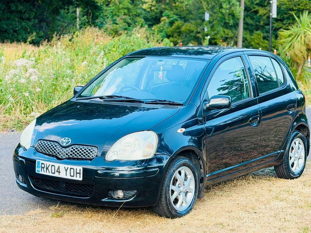 Toyota Yaris 1.3 Vvt-i T Spirit Black #4