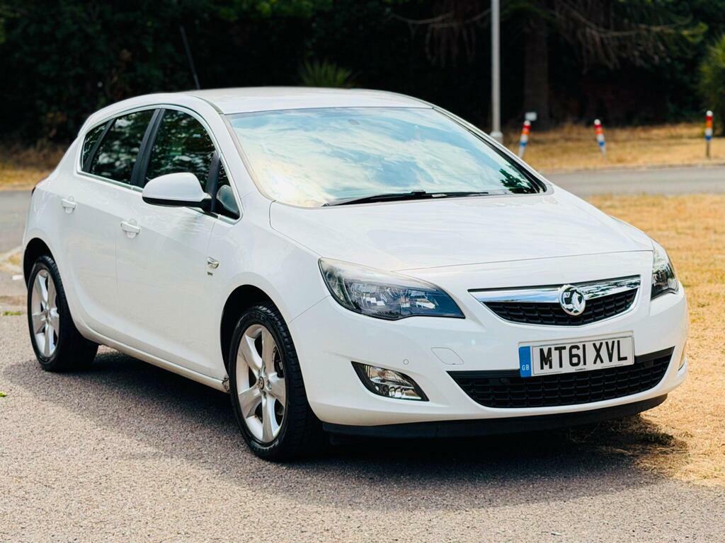 Vauxhall Astra 1.6 16V Elite Euro 5 White #1