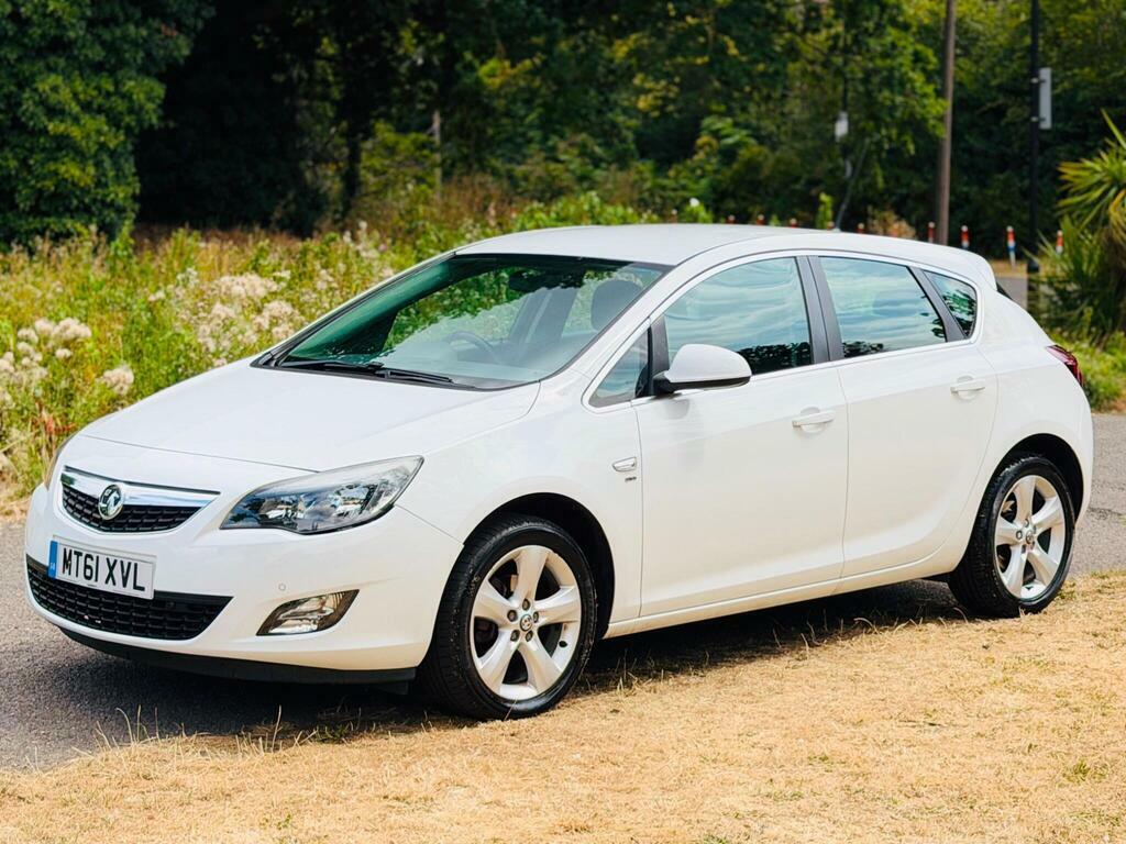 Vauxhall Astra 1.6 16V Elite Euro 5 White #3