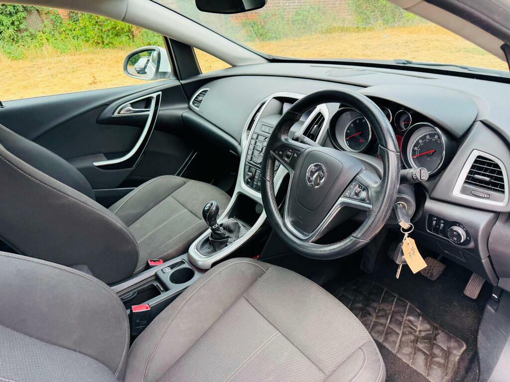 Vauxhall Astra 1.6 16V Elite Euro 5 White #26