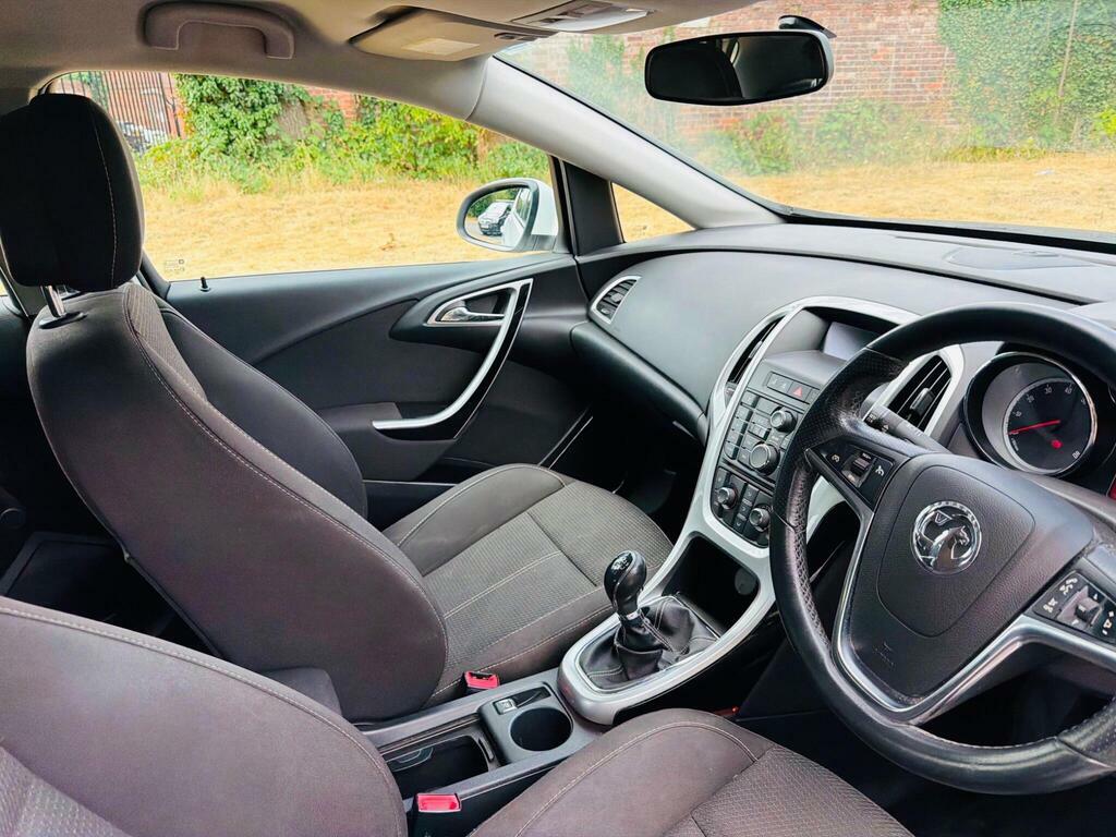 Vauxhall Astra 1.6 16V Elite Euro 5 White #31