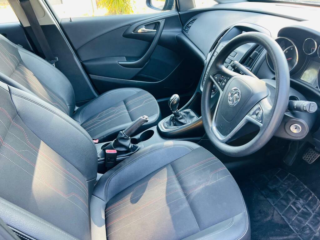 Vauxhall Astra 1.4 16V Excite Euro 5 Red #30