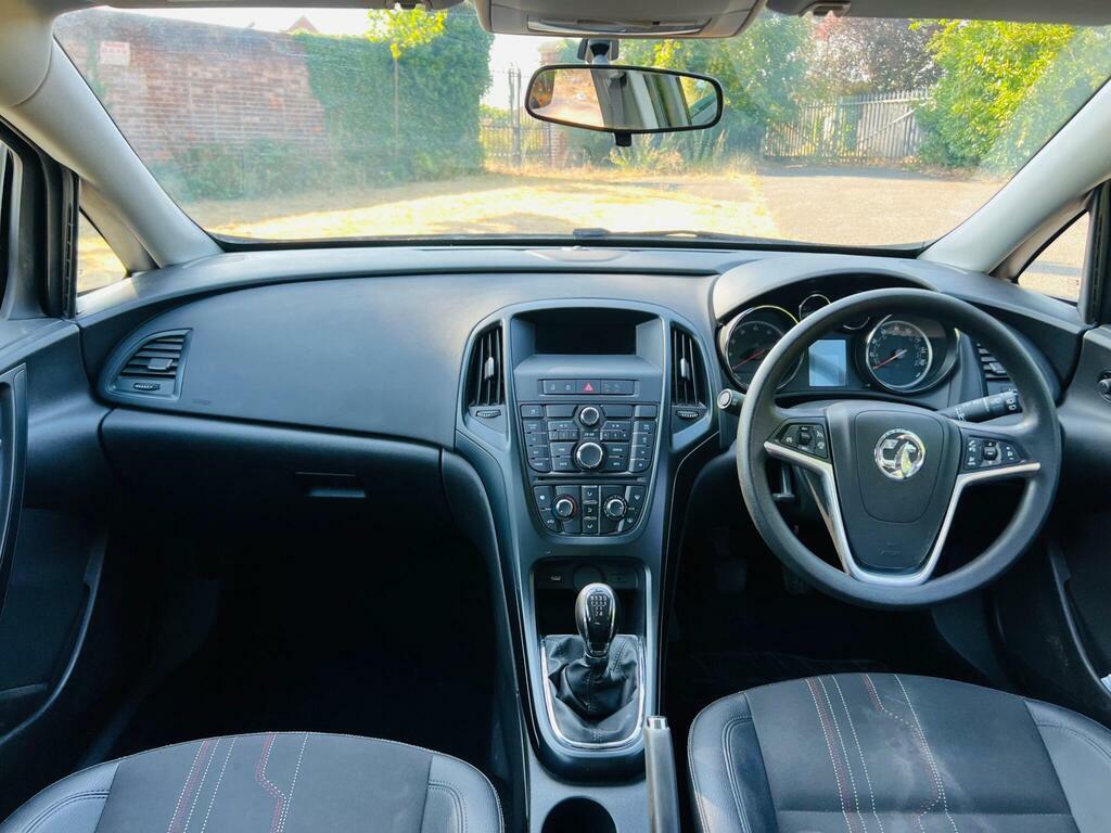 Vauxhall Astra 1.4 16V Excite Euro 5 Red #28
