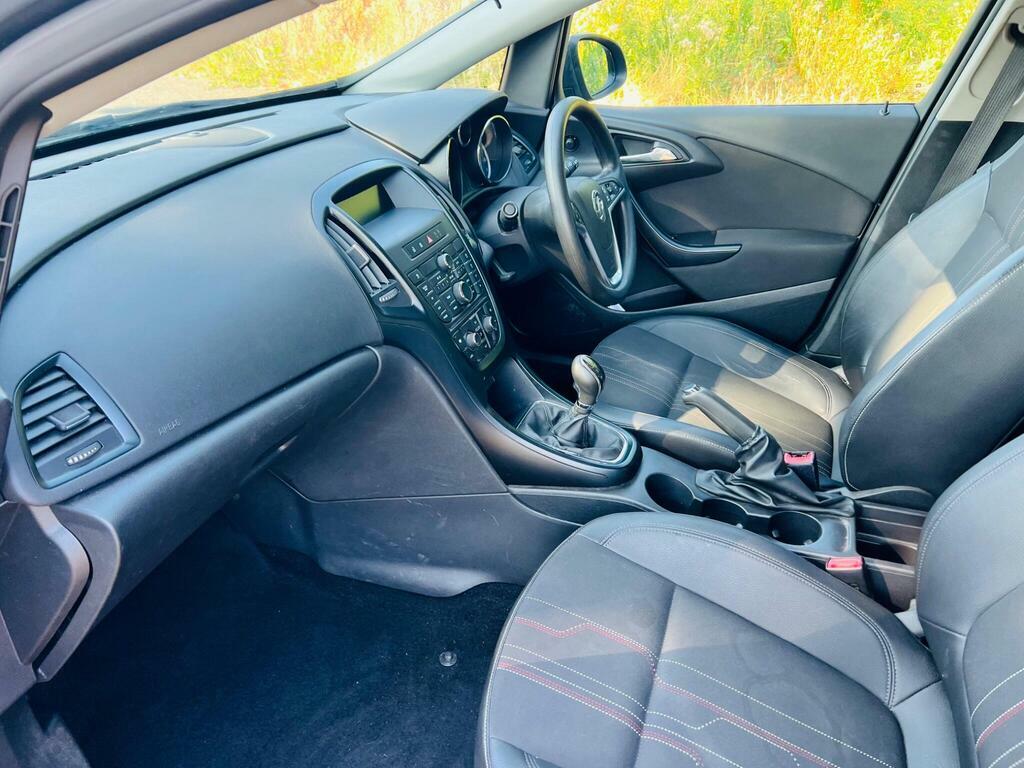 Vauxhall Astra 1.4 16V Excite Euro 5 Red #16