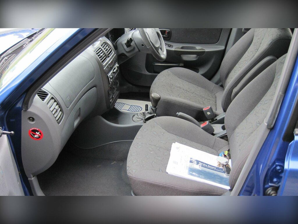 Hyundai Accent 1.5 Cdx Green #11