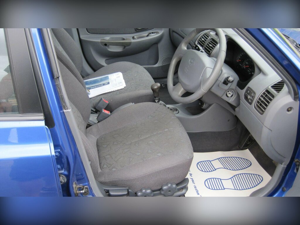 Hyundai Accent 1.5 Cdx Green #22