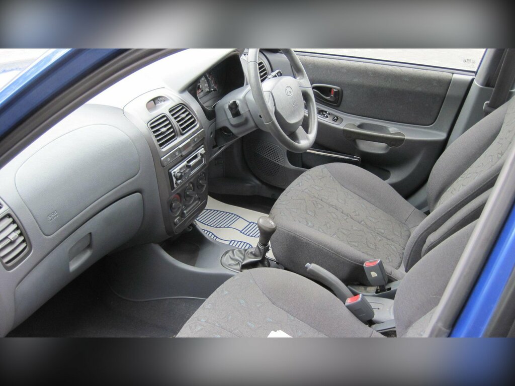 Hyundai Accent 1.5 Cdx Green #10
