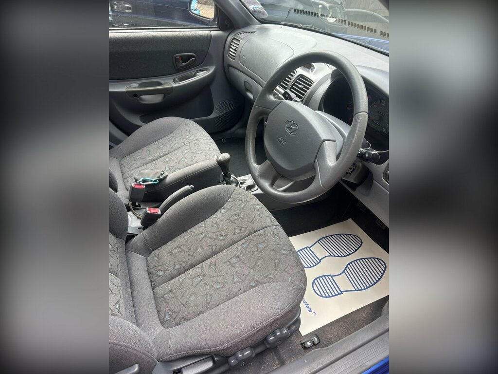 Hyundai Accent 1.5 Cdx Green #32