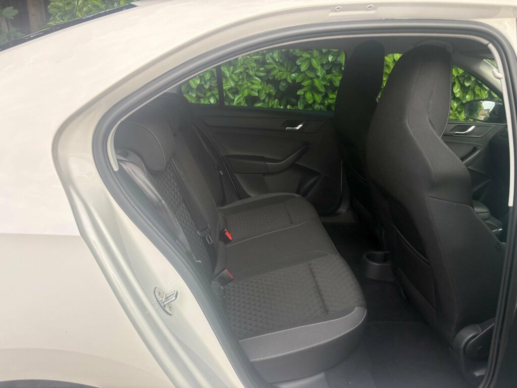 Skoda Rapid 1.6L Spaceback Se Tech Tdi Cr Dsg 89 Bhp Grey #25