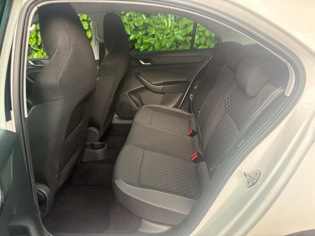 Skoda Rapid 1.6L Spaceback Se Tech Tdi Cr Dsg 89 Bhp Grey #31