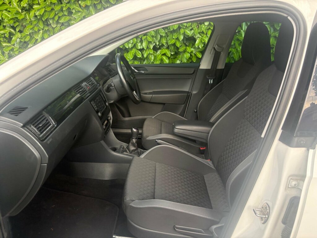 Skoda Rapid 1.6L Spaceback Se Tech Tdi Cr Dsg 89 Bhp Grey #36