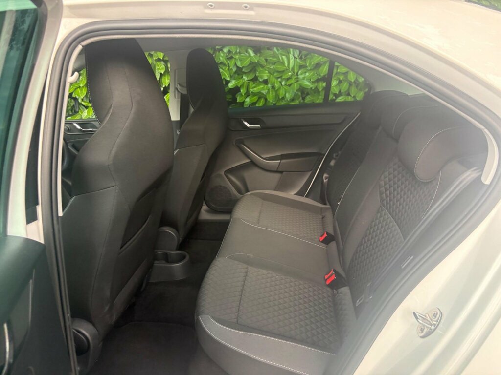 Skoda Rapid 1.6L Spaceback Se Tech Tdi Cr Dsg 89 Bhp Grey #18