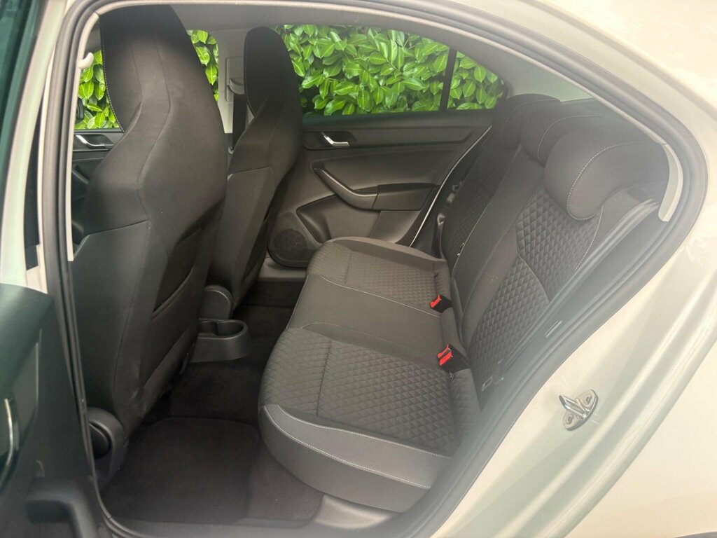 Skoda Rapid 1.6L Spaceback Se Tech Tdi Cr Dsg 89 Bhp Grey #29